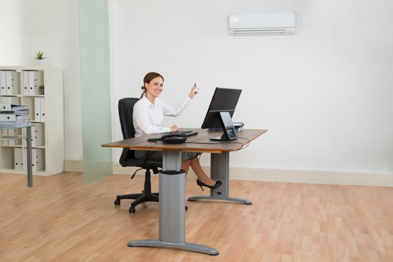  Klimatyzacja biurowa – obowiązek czy ukłon w stronę pracownika?